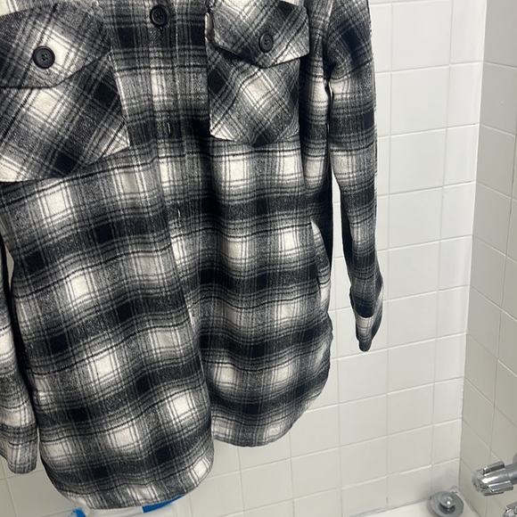 Thread & Supply brand Shacket, black white gray size large - Picture 3 of 7